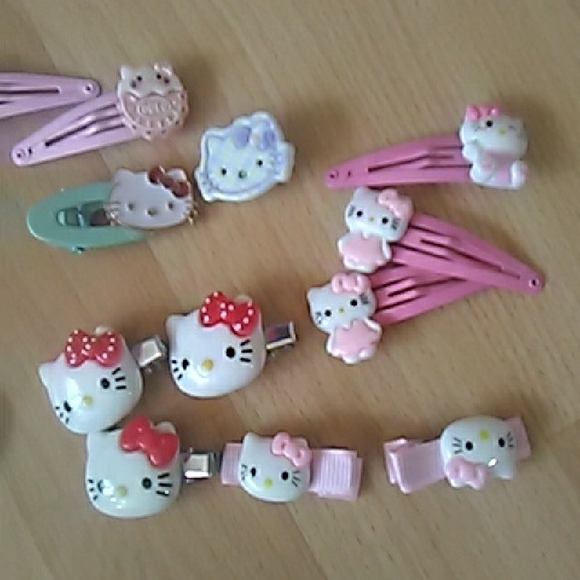 💲2⃣▶▶Hello Kitty Pink and White Hair Clip Set - Picture 3 of 3